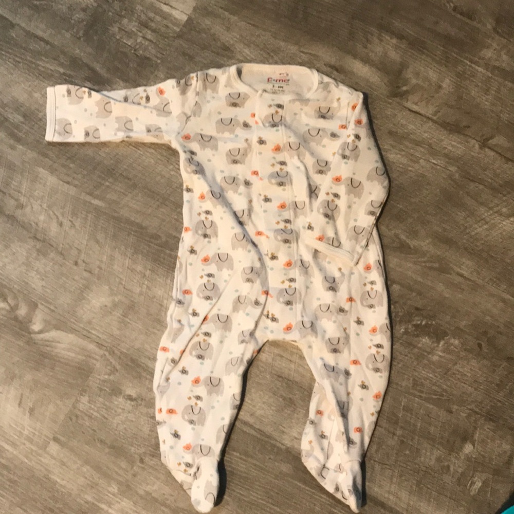 E=MC2 Newborn Dumbeau Magnetic Footie in White